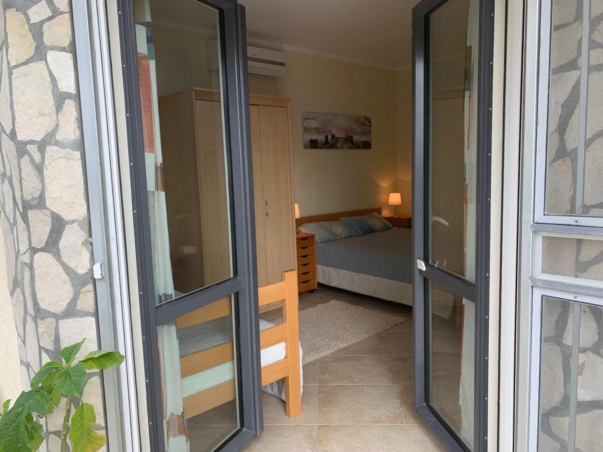 Apartments Mirian Петровац Экстерьер фото